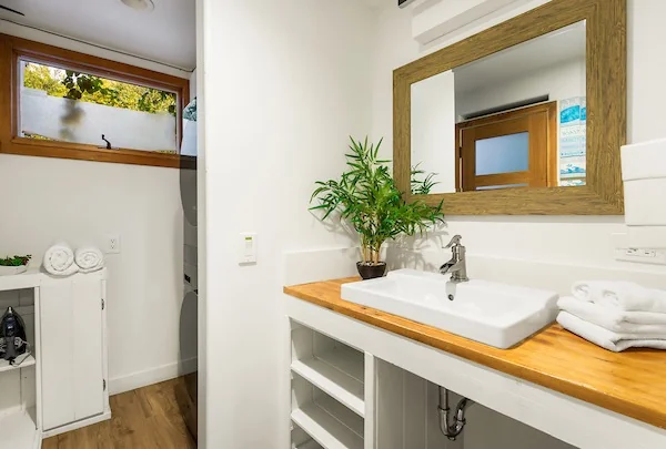 Contemporary Bath